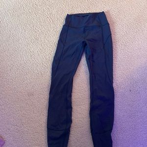 Super cute blue lululemon leggings!! 25’
